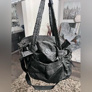 Lululemon Womens Valley Triumph Peacock Embossed Gym/Diaper/Travel Bag VTG